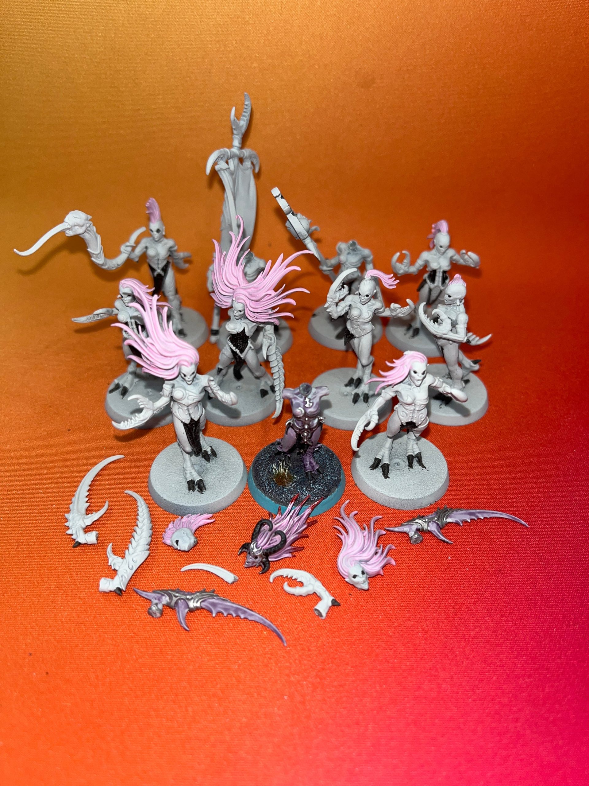 Warhammer Daemons Daemonettes 10 Models (USED)